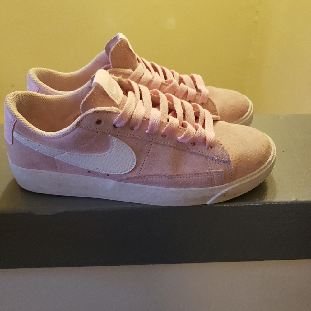 Nike Court Royale Sneakers